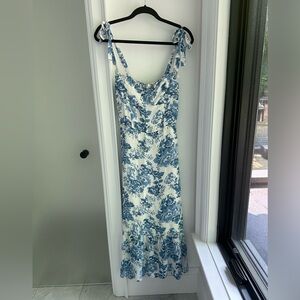 Reformation Nadira dress in a size 6